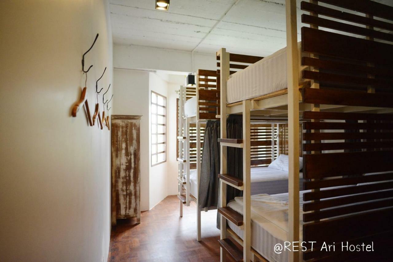Rest Ari Boutique Hostel Bangkok Exterior photo