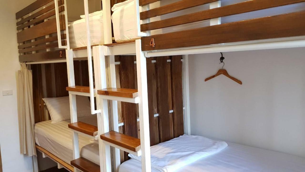 Rest Ari Boutique Hostel Bangkok Exterior photo
