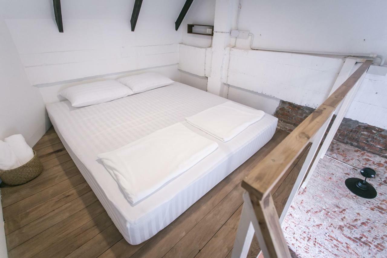 Rest Ari Boutique Hostel Bangkok Exterior photo